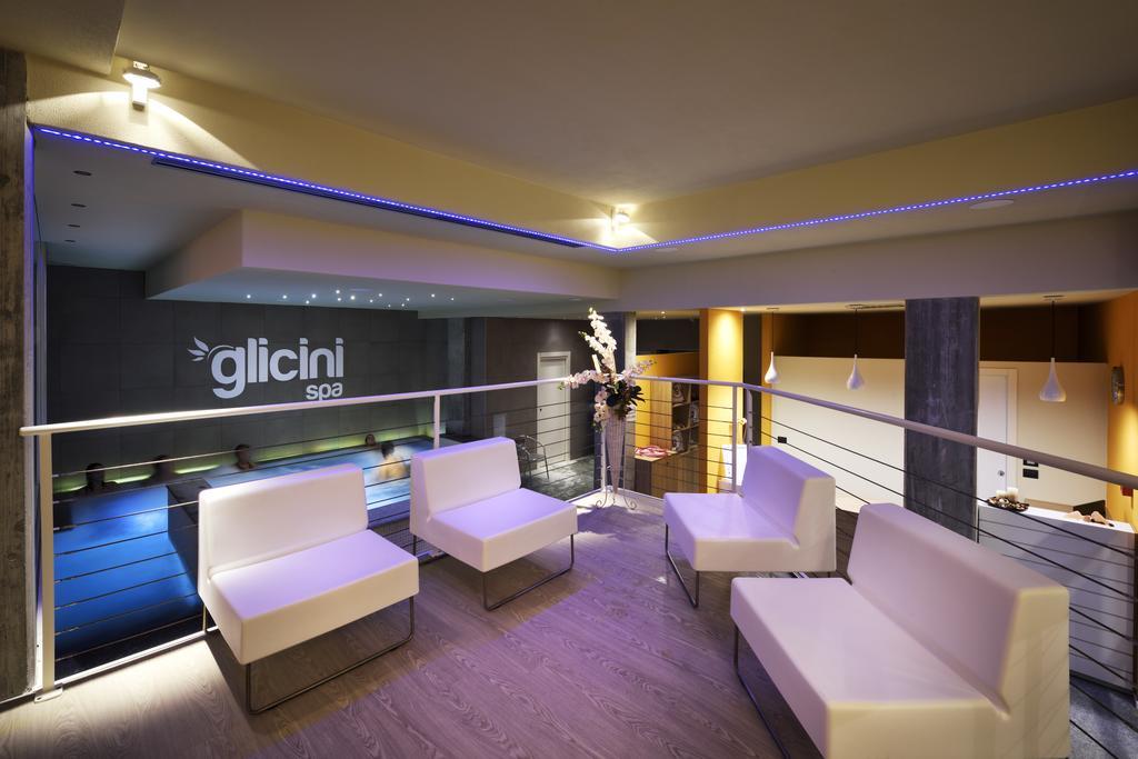 Hotel Villa Glicini Pinerolo Exterior photo