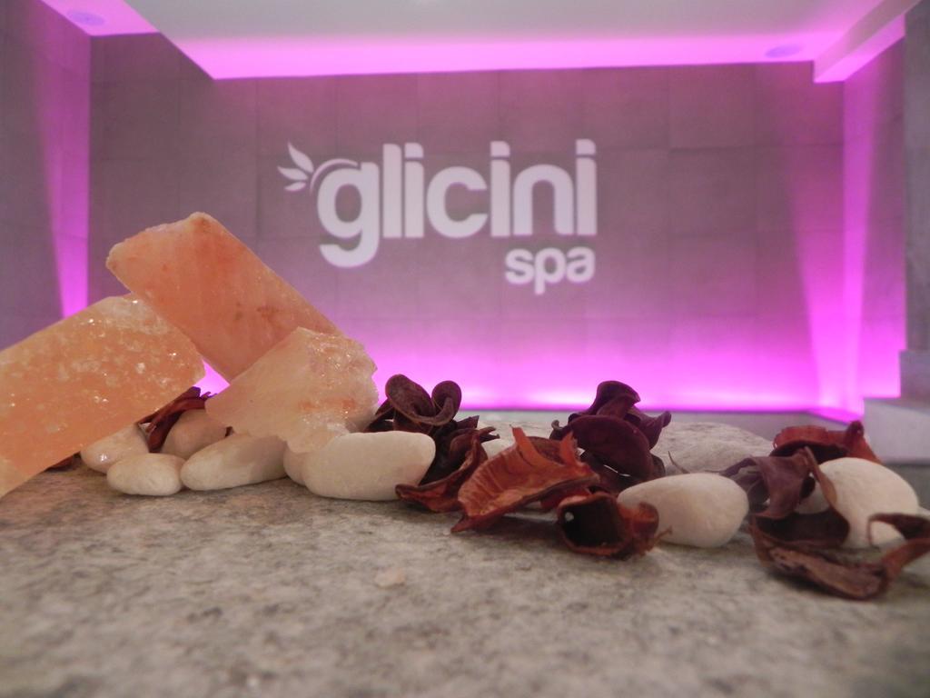 Hotel Villa Glicini Pinerolo Exterior photo