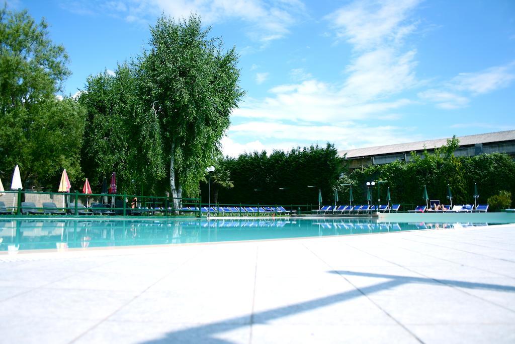 Hotel Villa Glicini Pinerolo Exterior photo